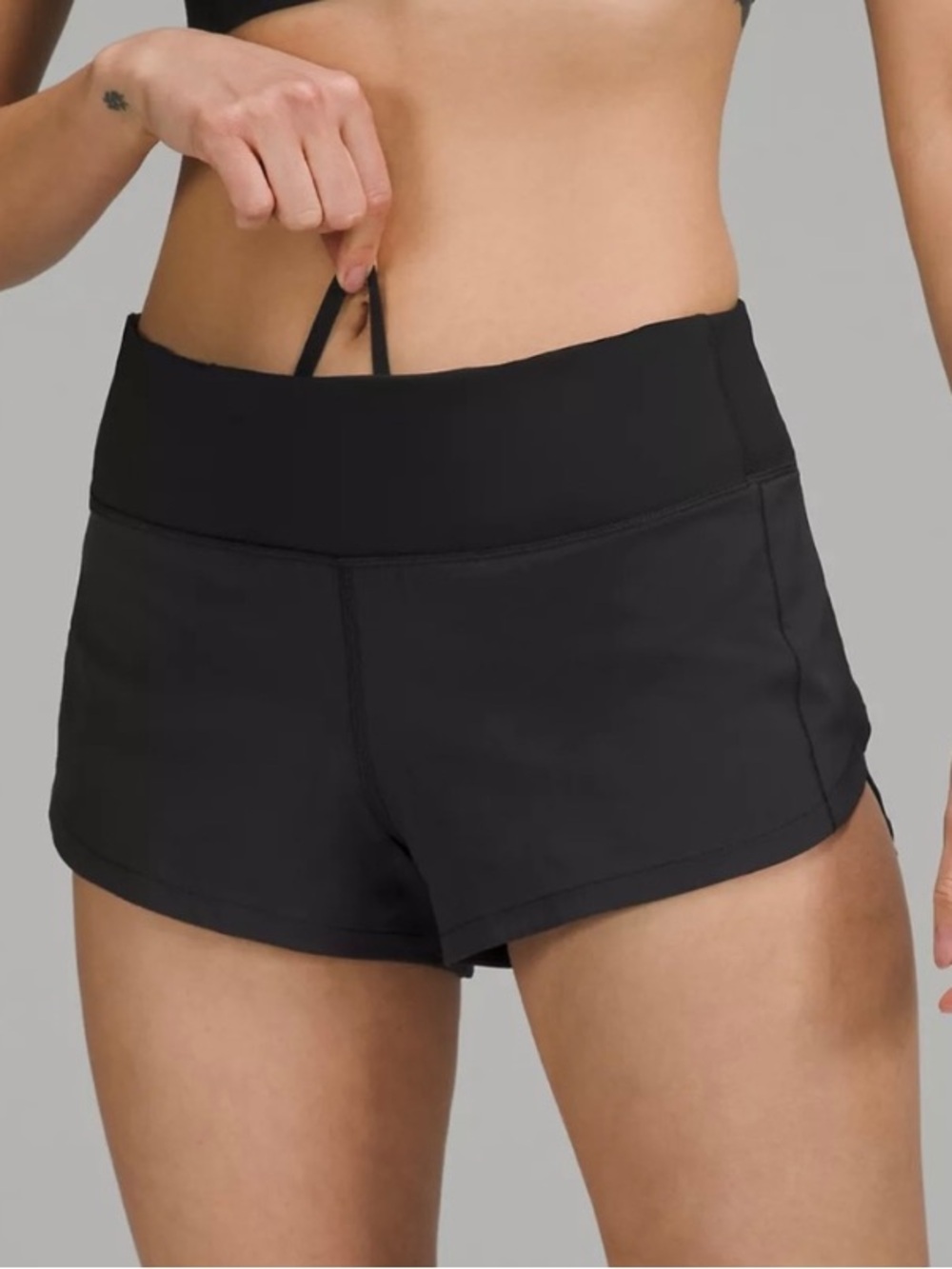 Lululemon Speed Up Shorts in Black - Picture 2 of 4